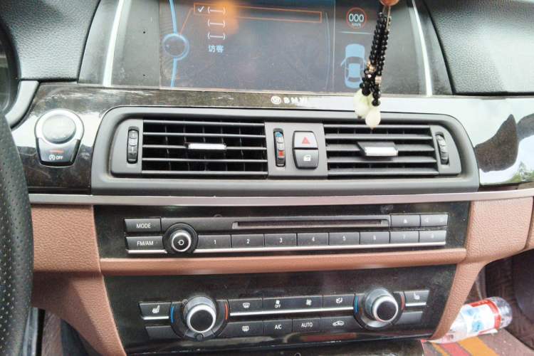 Used BMW 5 Series 2014 525Li Leading Model Audio And AC Panel