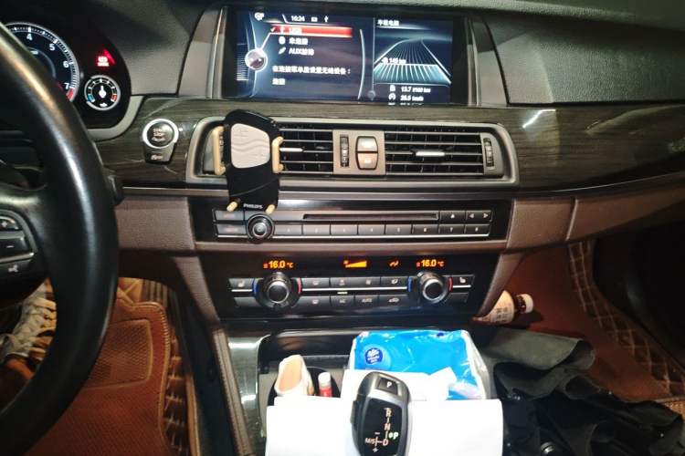 Used BMW 5 Series 2014 525Li Luxury Design Package Audio And AC Panel