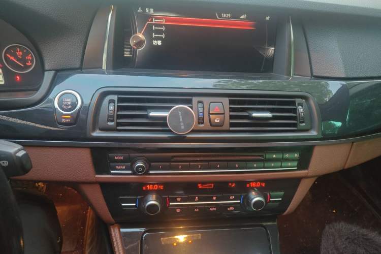 Used BMW 5 Series 2014 520Li Elegant Model Audio And AC Panel