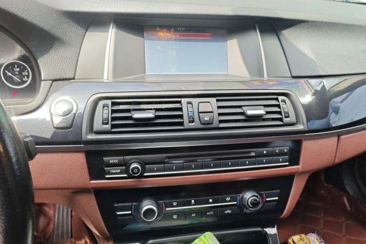Used BMW 5 Series 2014 520Li Elegant Model Audio And AC Panel
