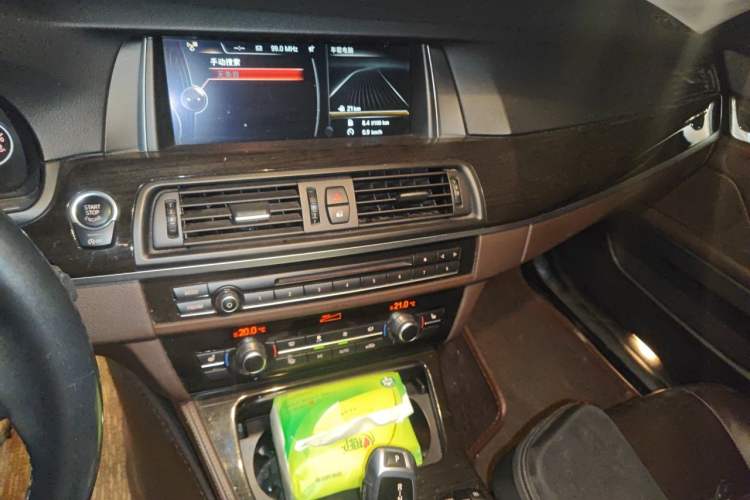 Used BMW 5 Series 2014 525Li Luxury Design Package Audio And AC Panel
