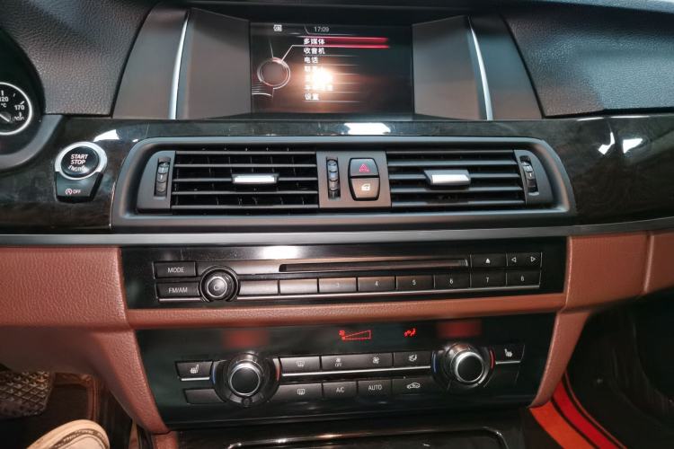 Used BMW 5 Series 2014 525Li Leading Model Audio And AC Panel