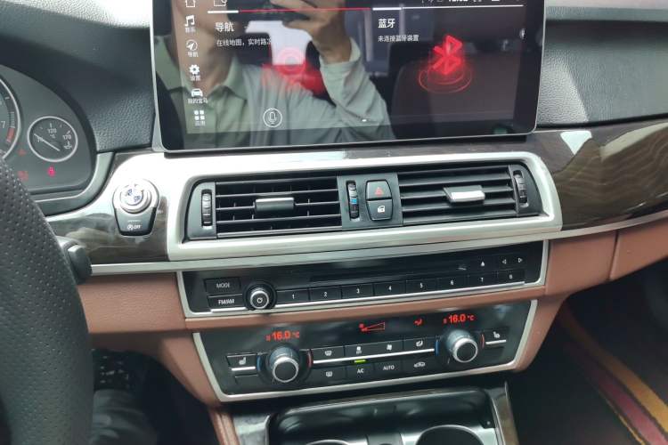 Used BMW 5 Series 2014 525Li Leading Model Audio And AC Panel