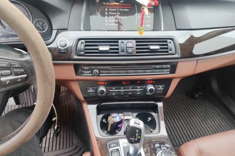 Used BMW 5 Series 2014 525Li Leading Model Audio And AC Panel