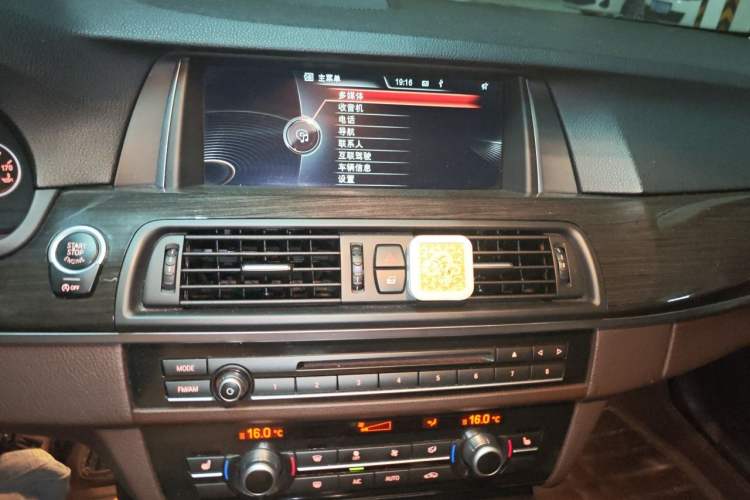 Used BMW 5 Series 2014 525Li Luxury Design Package Audio And AC Panel