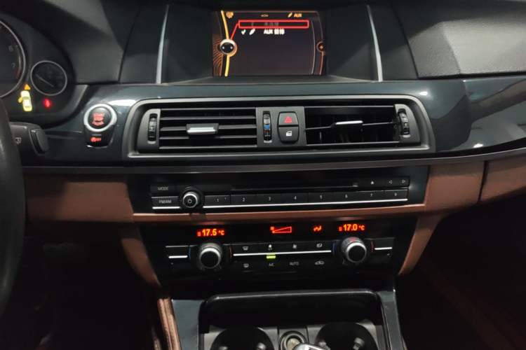 Used BMW 5 Series 2014 520Li Elegant Model Audio And AC Panel