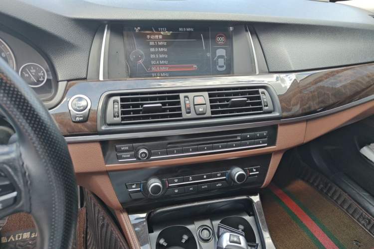 Used BMW 5 Series 2014 525Li Leading Model Audio And AC Panel