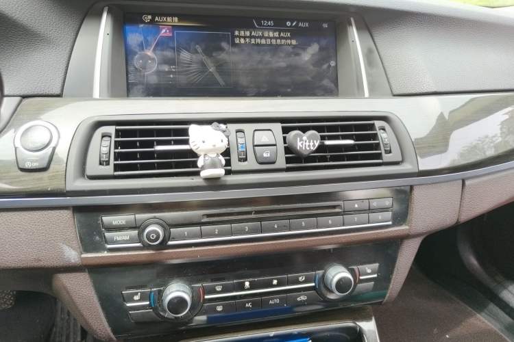 Used BMW 5 Series 2014 525Li Luxury Design Package Audio And AC Panel