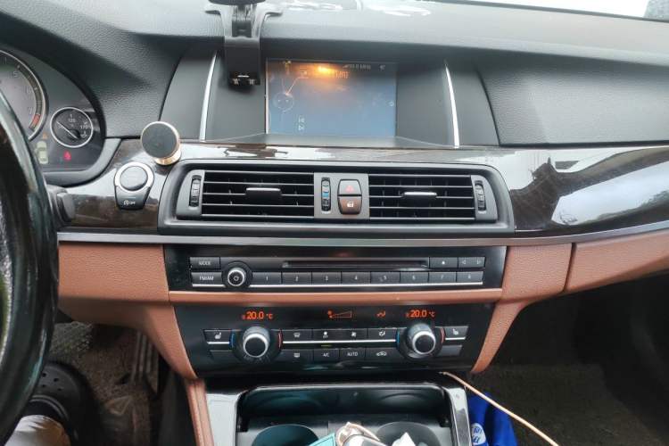 Used BMW 5 Series 2014 525Li Leading Model Audio And AC Panel