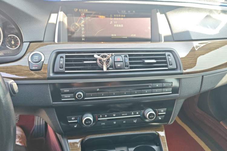 Used BMW 5 Series 2014 528Li xDrive Fashion Design Package Audio And AC Panel