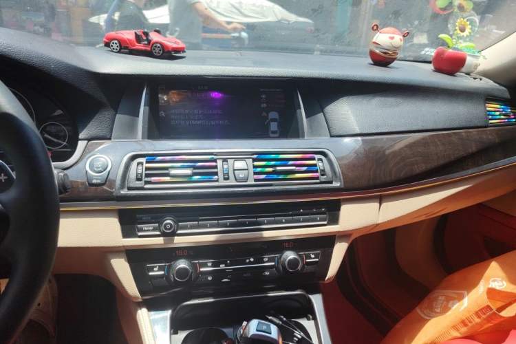 Used BMW 5 Series 2014 525Li Leading Model Audio And AC Panel