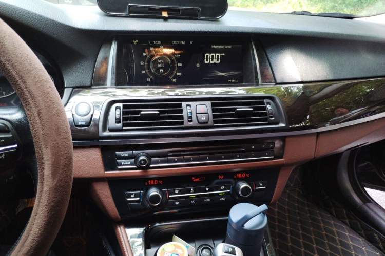 Used BMW 5 Series 2014 525Li Leading Model Audio And AC Panel