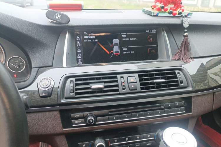 Used BMW 5 Series 2014 525Li Luxury Design Package Audio And AC Panel