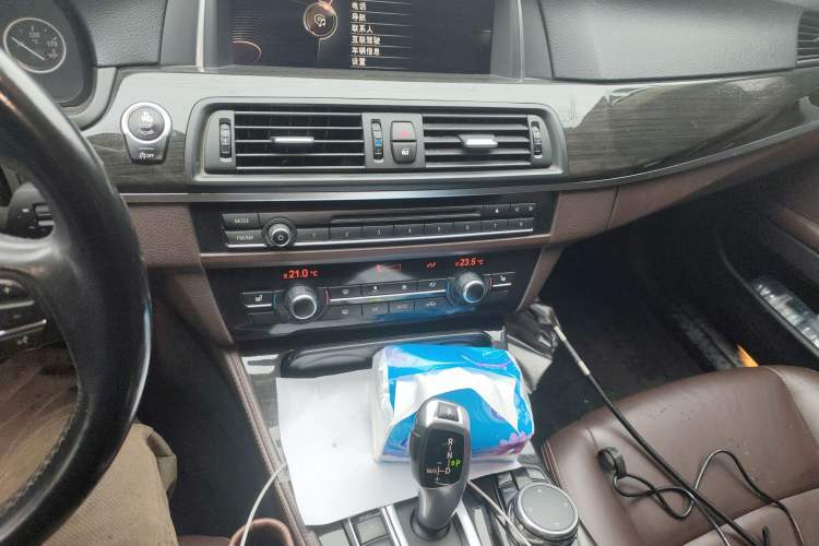 Used BMW 5 Series 2014 525Li Luxury Design Package Audio And AC Panel