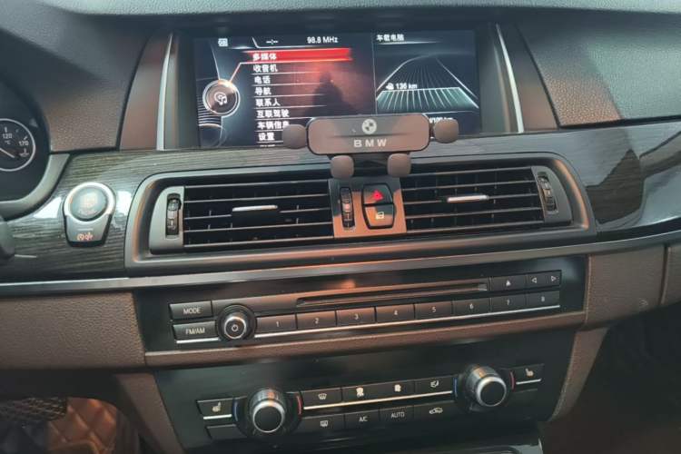 Used BMW 5 Series 2014 525Li Luxury Design Package Audio And AC Panel