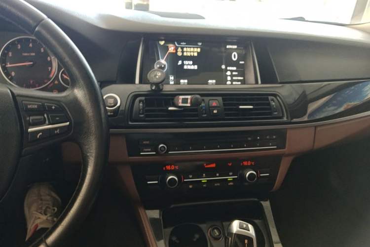 Used BMW 5 Series 2014 520Li Elegant Model Audio And AC Panel