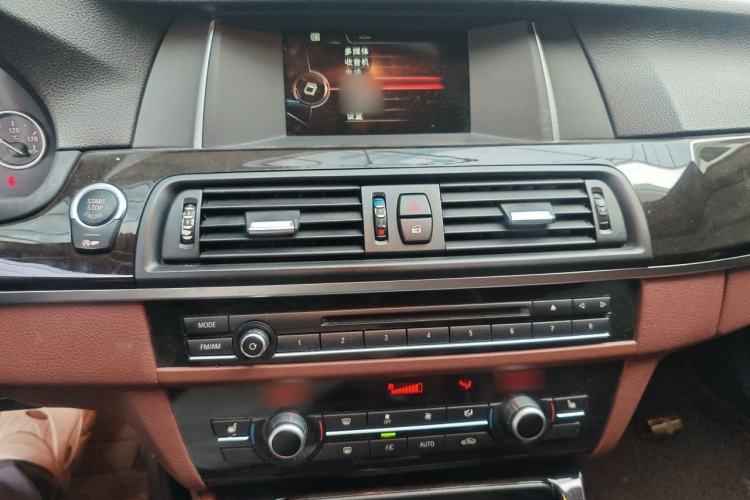 Used BMW 5 Series 2014 525Li Leading Model Audio And AC Panel