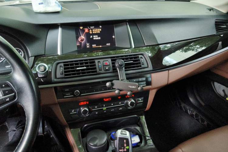 Used BMW 5 Series 2014 525Li Leading Model Audio And AC Panel