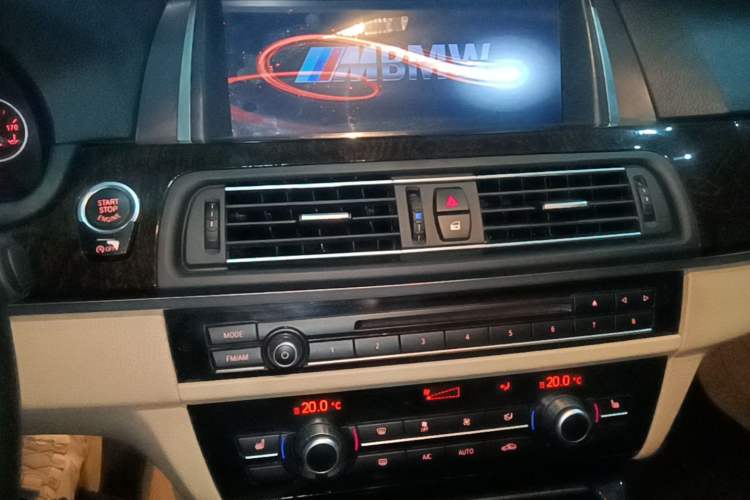 Used BMW 5 Series 2014 525Li Leading Model Audio And AC Panel