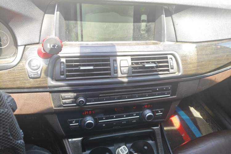 Used BMW 5 Series 2014 525Li Luxury Design Package Audio And AC Panel