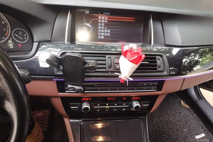 Used BMW 5 Series 2014 520i Elegant Edition Audio And AC Panel
