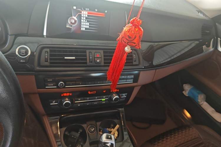 Used BMW 5 Series 2014 525Li Leading Model Audio And AC Panel