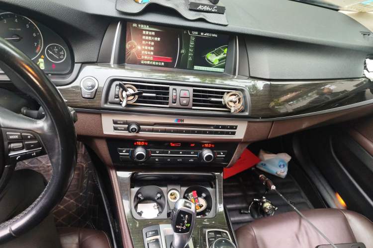 Used BMW 5 Series 2014 525Li Luxury Design Package Audio And AC Panel