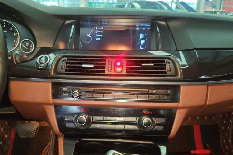 Used BMW 5 Series 2014 520Li Elegant Model Audio And AC Panel