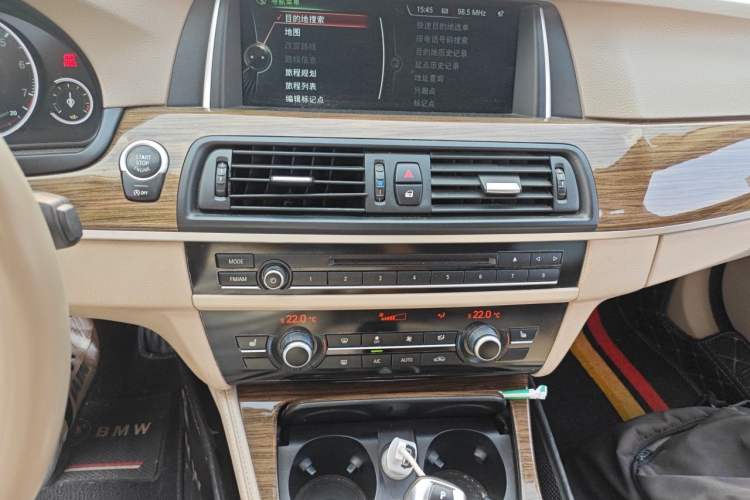 Used BMW 5 Series 2014 525Li Fashion Design Package Audio And AC Panel