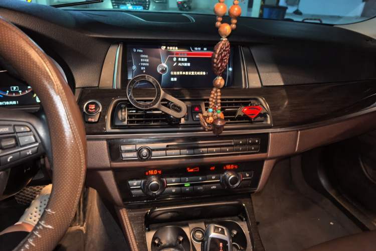 Used BMW 5 Series 2014 525Li Luxury Design Package Audio And AC Panel