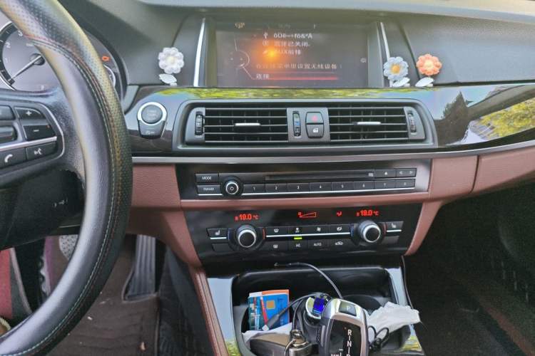 Used BMW 5 Series 2014 525Li Leading Model Audio And AC Panel