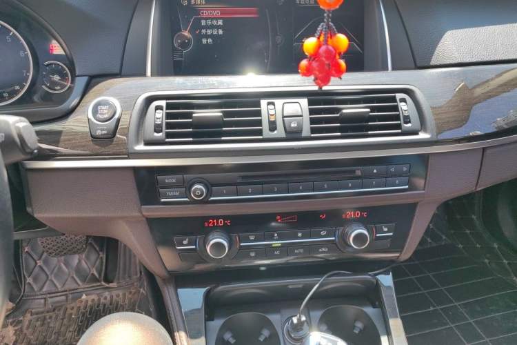 Used BMW 5 Series 2014 525Li Luxury Design Package Audio And AC Panel