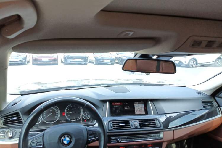 Used BMW 5 Series 2014 520i Touring Edition Audio And AC Panel