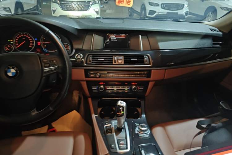 Used BMW 5 Series 2014 520Li Elegant Model Audio And AC Panel