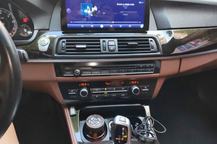 Used BMW 5 Series 2014 525Li Leading Model Audio And AC Panel