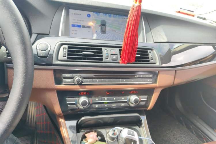 Used BMW 5 Series 2014 520Li Elegant Model Audio And AC Panel