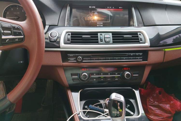 Used BMW 5 Series 2014 520Li Elegant Model Audio And AC Panel