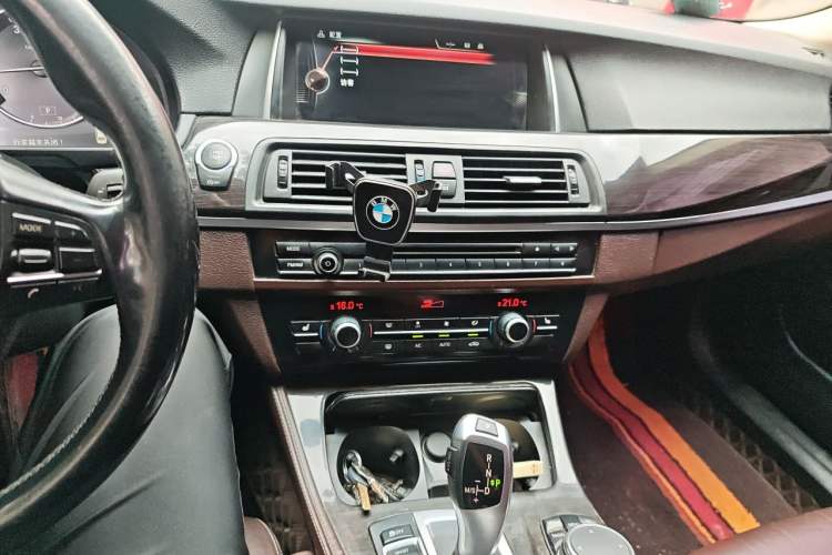 Used BMW 5 Series 2014 525Li Luxury Design Package Audio And AC Panel