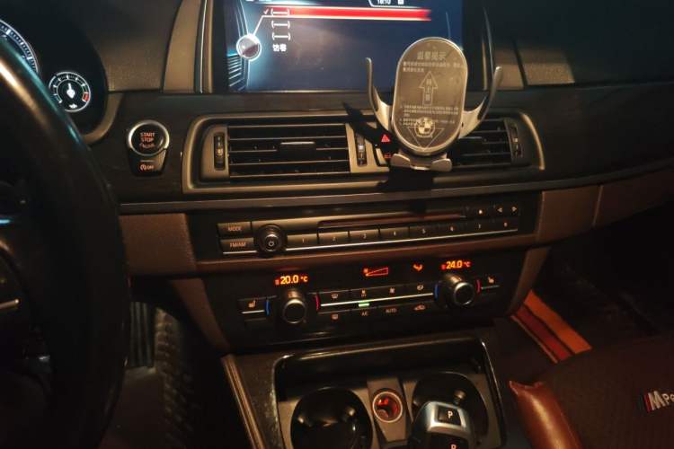 Used BMW 5 Series 2014 525Li Luxury Design Package Audio And AC Panel