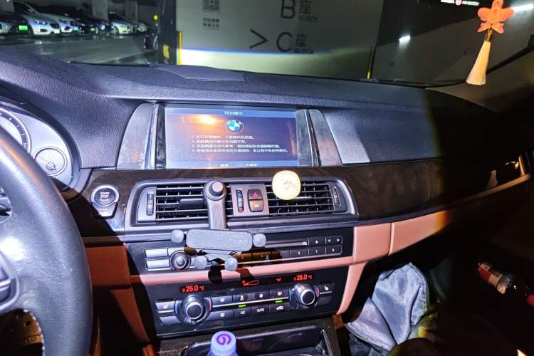 Used BMW 5 Series 2014 525Li Leading Model Audio And AC Panel