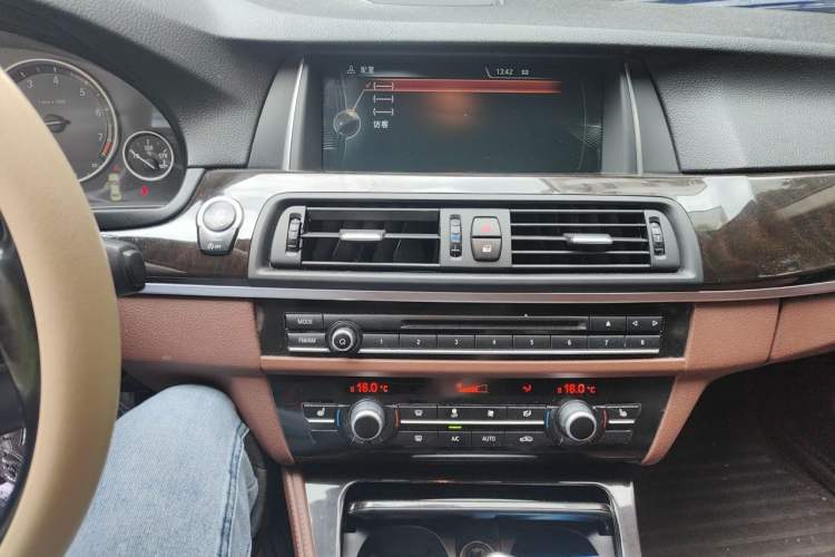 Used BMW 5 Series 2014 528Li Leading Model Audio And AC Panel