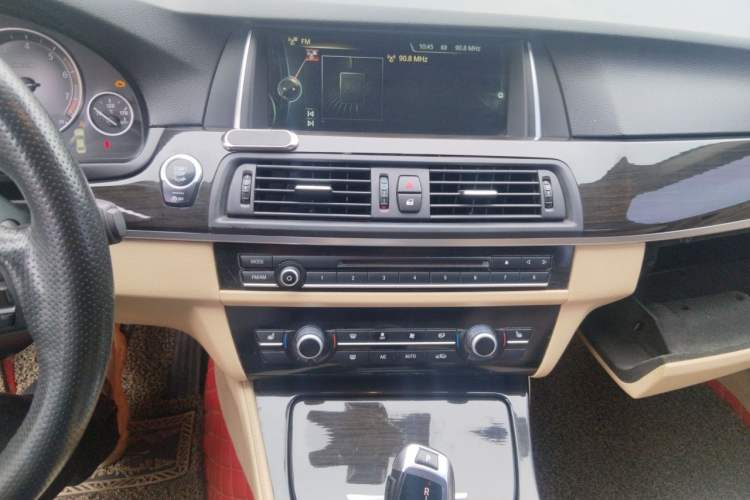 Used BMW 5 Series 2014 525Li Luxury Design Package Audio And AC Panel