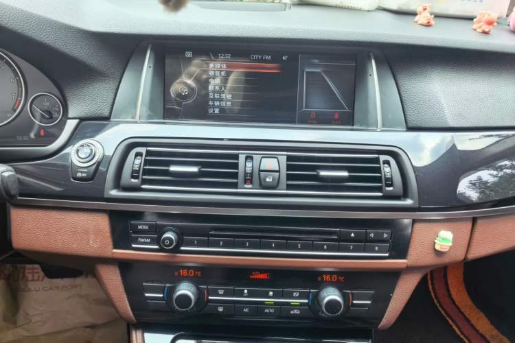 Used BMW 5 Series 2014 520Li Elegant Model Audio And AC Panel