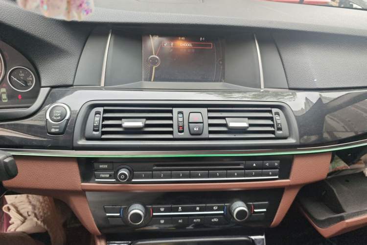 Used BMW 5 Series 2014 520Li Elegant Model Audio And AC Panel