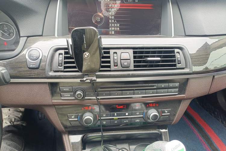 Used BMW 5 Series 2014 525Li Luxury Design Package Audio And AC Panel