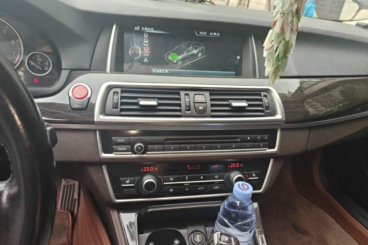 Used BMW 5 Series 2014 525Li Luxury Design Package Audio And AC Panel