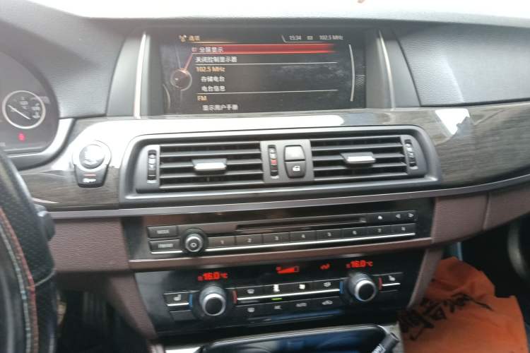 Used BMW 5 Series 2014 525Li Luxury Design Package Audio And AC Panel