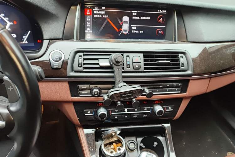 Used BMW 5 Series 2014 525Li Leading Model Audio And AC Panel