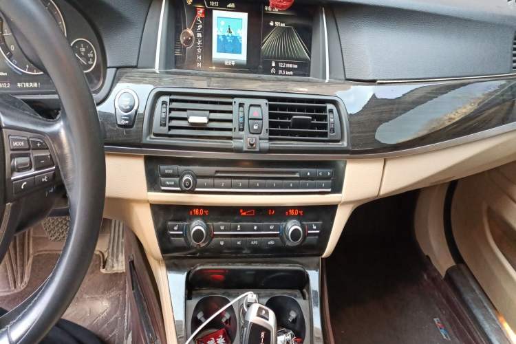 Used BMW 5 Series 2014 525Li Leading Model Audio And AC Panel