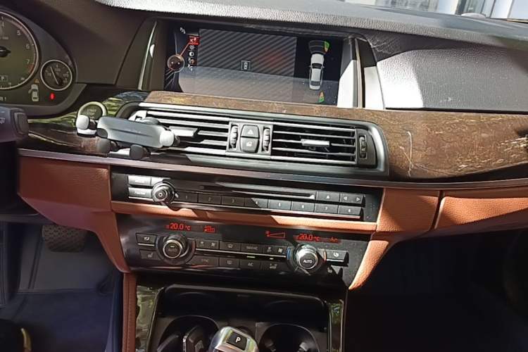Used BMW 5 Series 2014 528Li Leading Model Audio And AC Panel